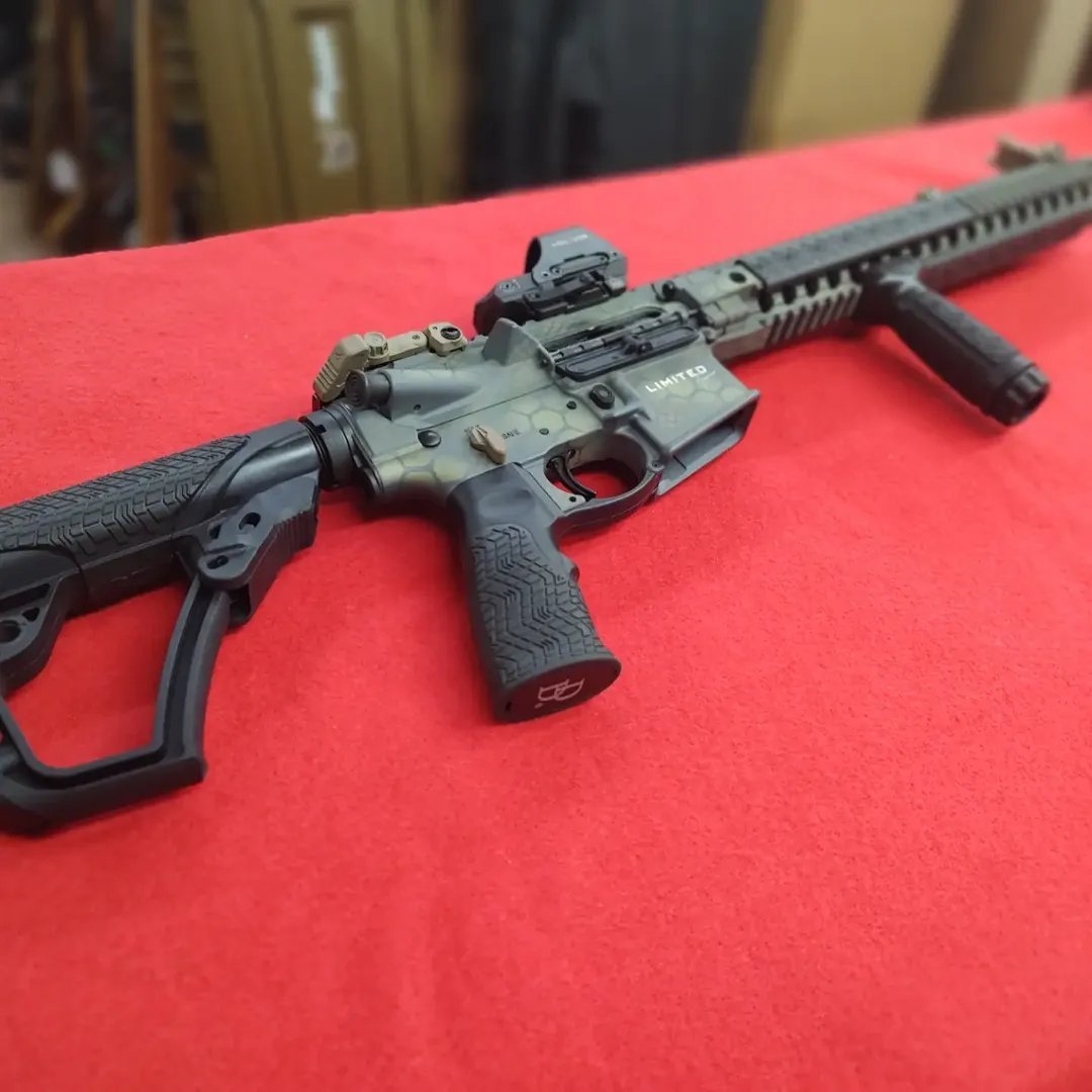 Pre-Owned Daniel Defense Crocodile 5.56 rifle with Holosun optic and Surefire light