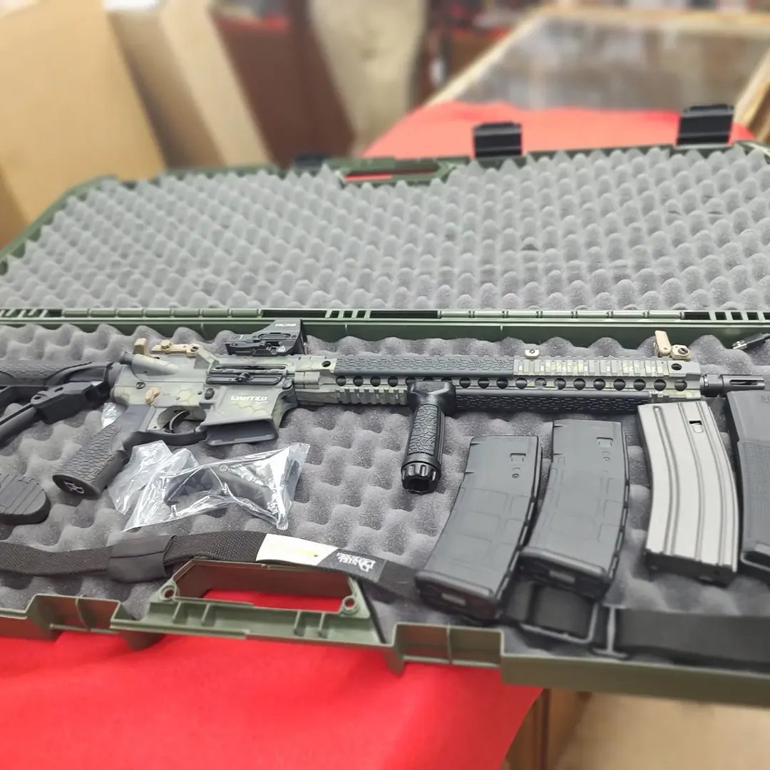 Pre-Owned Daniel Defense Crocodile 5.56 rifle with Holosun optic and Surefire light