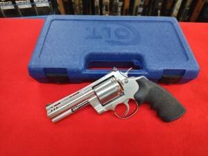 Colt Kodiak 44 Revolver stainless finish on blue Colt factory hard case